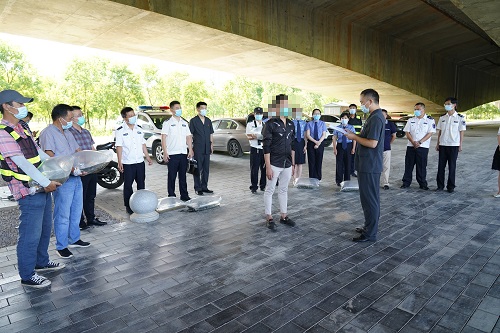 小图.jpg 小图.jpg